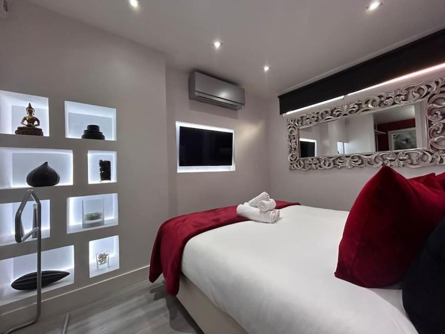 Duplex Para 8 Personas Con Sauna Jacuzzi Y Cine Apartment Madrid