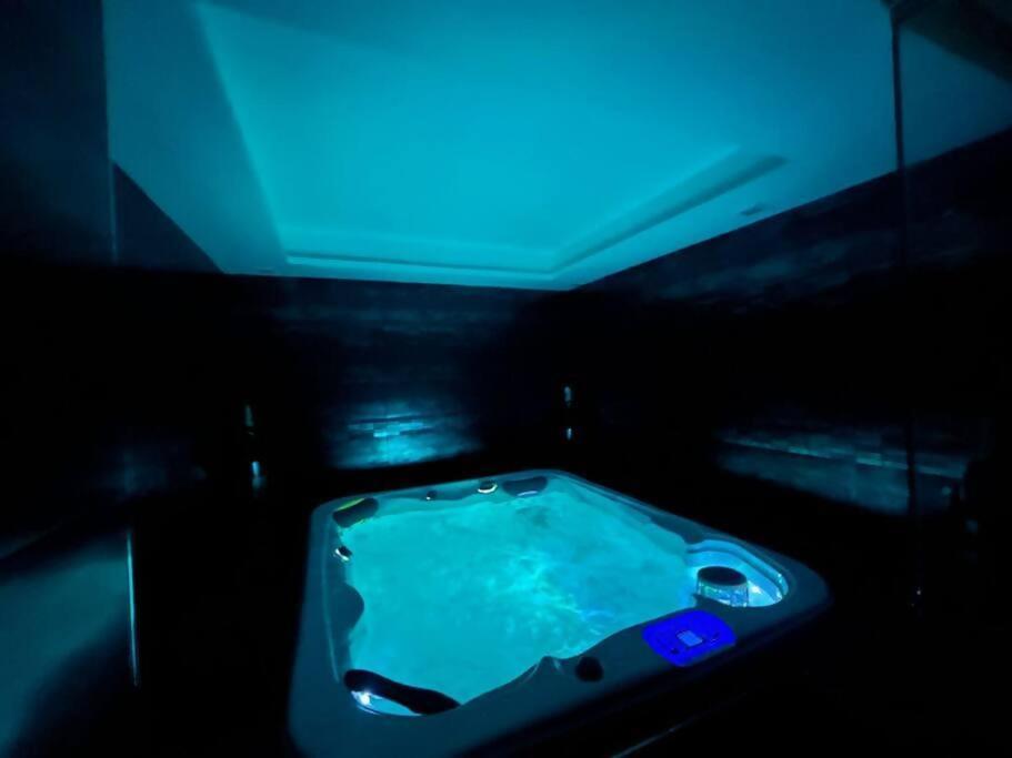 Duplex Para 8 Personas Con Sauna Jacuzzi Y Cine Apartment *