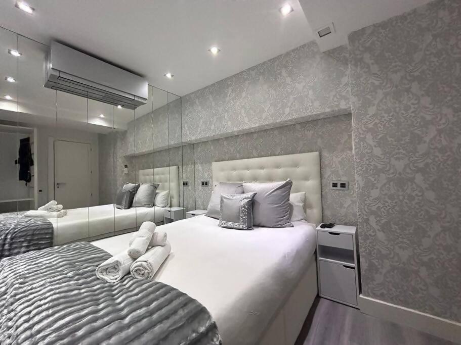 Duplex Para 8 Personas Con Sauna Jacuzzi Y Cine Madrid
