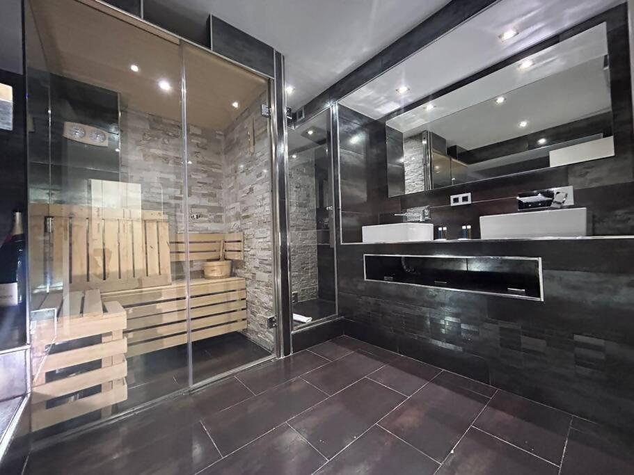 Apartment Duplex Para 8 Personas Con Sauna Jacuzzi Y Cine *