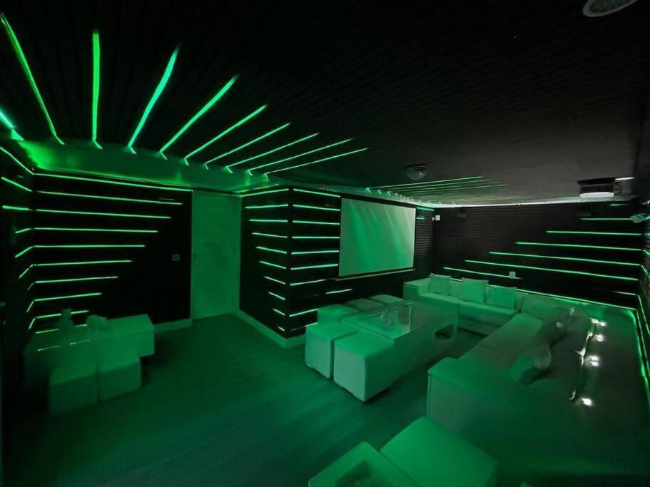 Apartment Duplex Para 8 Personas Con Sauna Jacuzzi Y Cine *