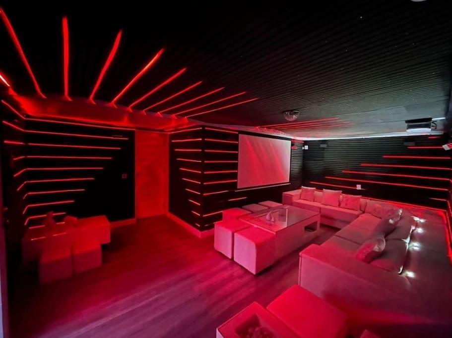 Duplex Para 8 Personas Con Sauna Jacuzzi Y Cine *