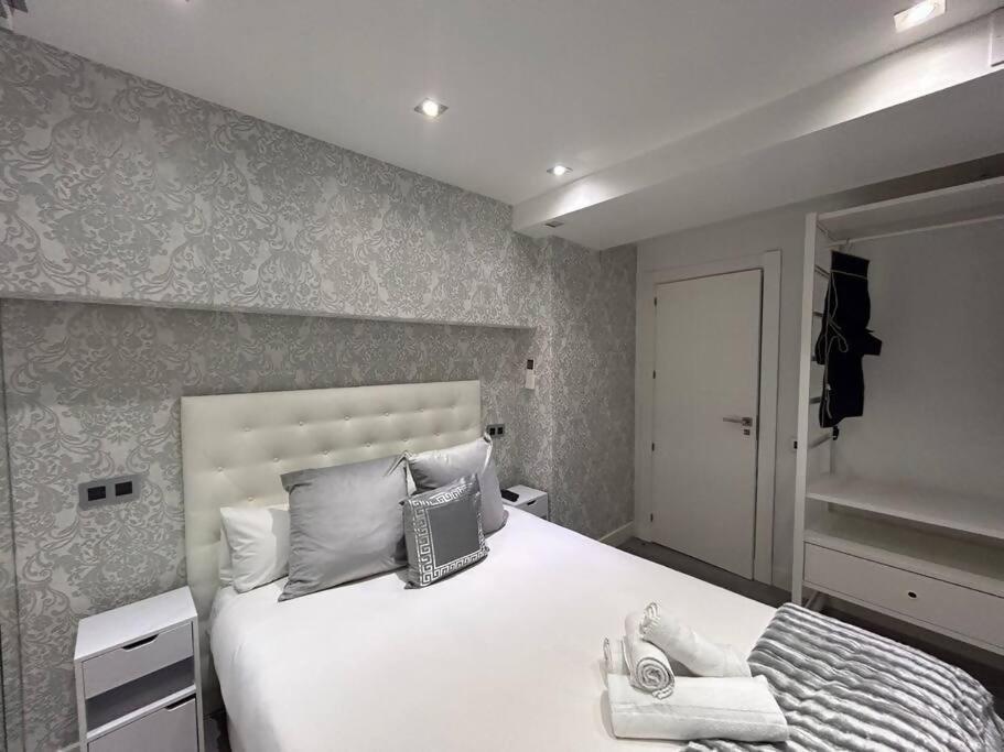 Duplex Para 8 Personas Con Sauna Jacuzzi Y Cine * Madrid