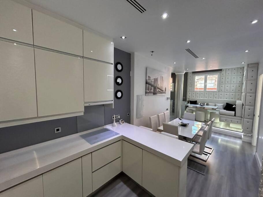 Duplex Para 8 Personas Con Sauna Jacuzzi Y Cine Apartment Madrid
