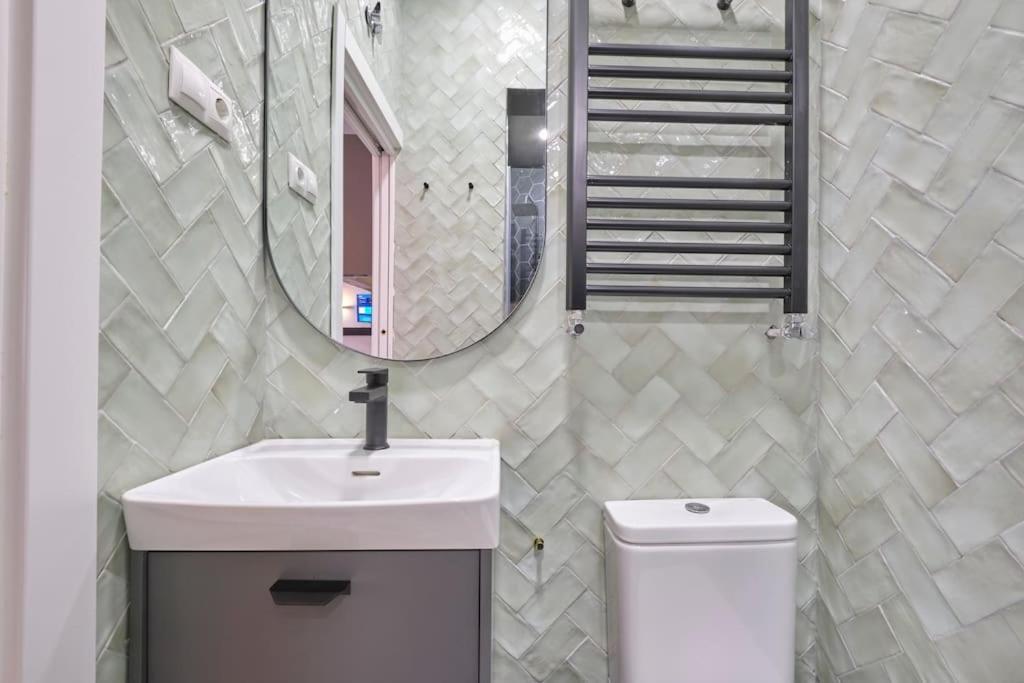 ºrs Citycentre Downtown Wifi Ac Smarttvº Apartment
