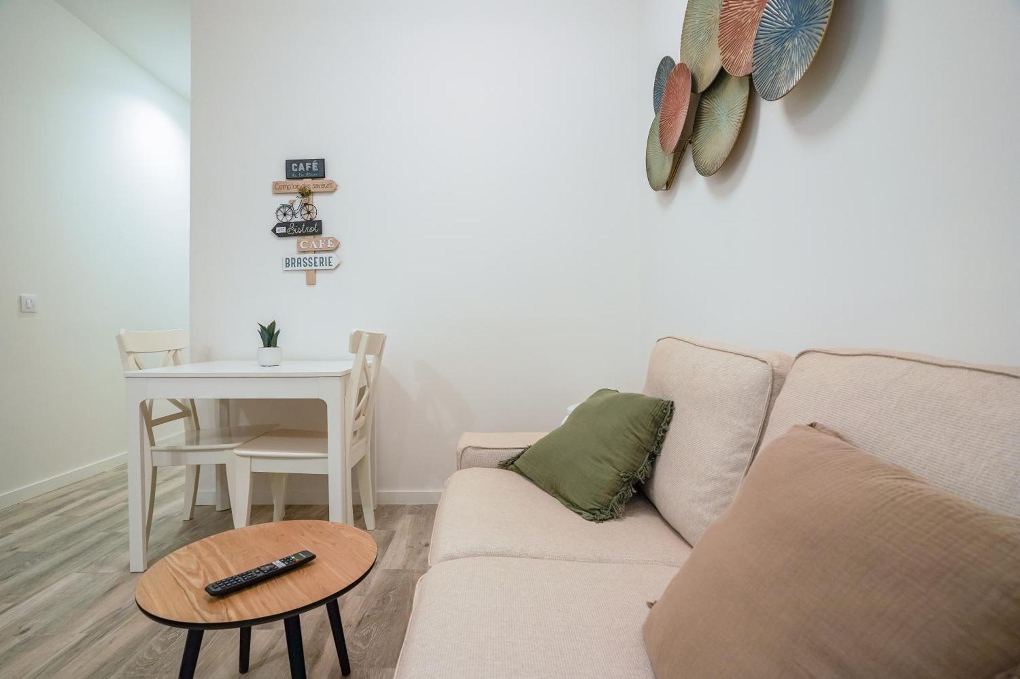 Modern And Cozy-3 Bedrooms 1 Bathroom-delicias Madrid