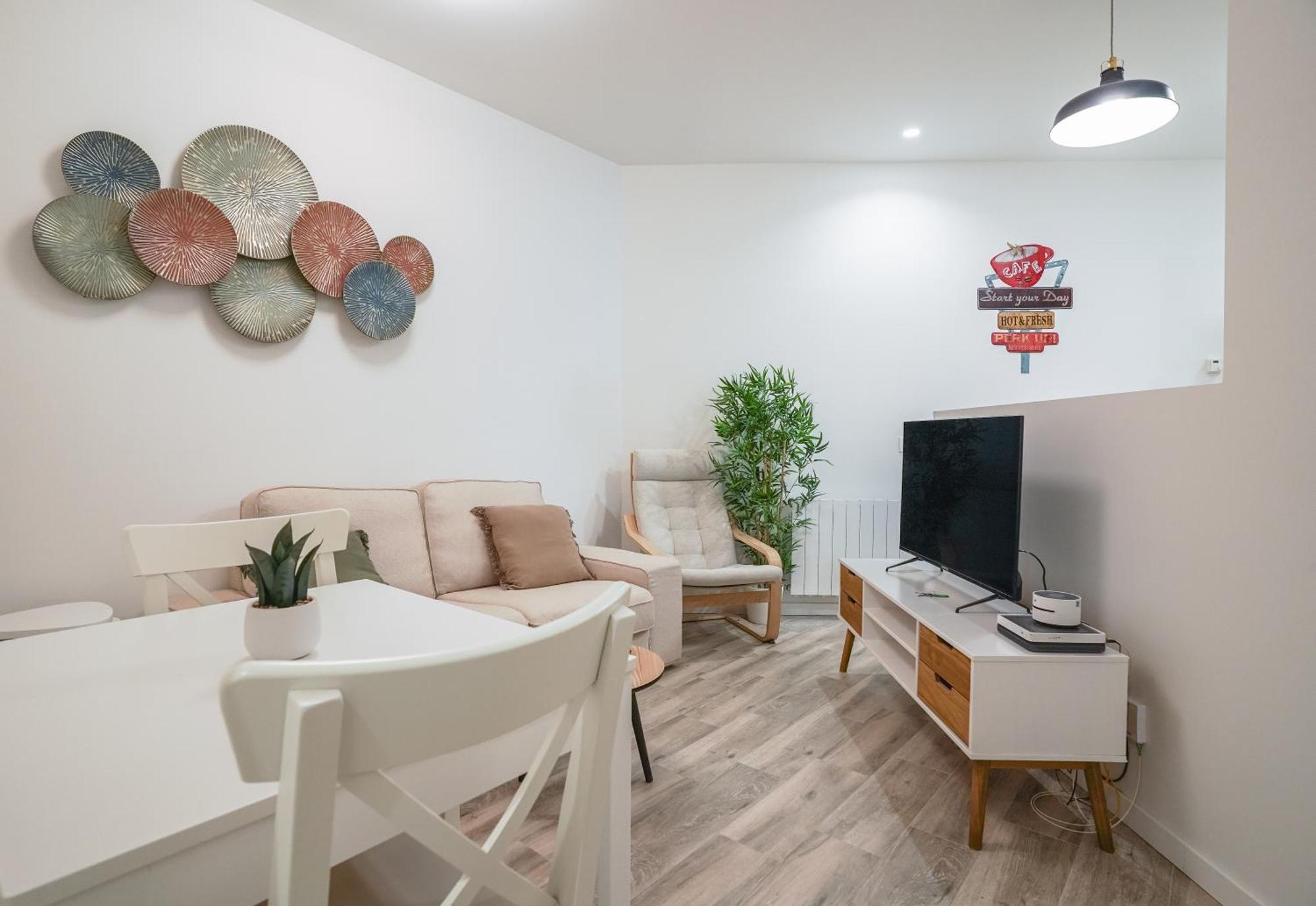 Modern And Cozy-3 Bedrooms 1 Bathroom-delicias