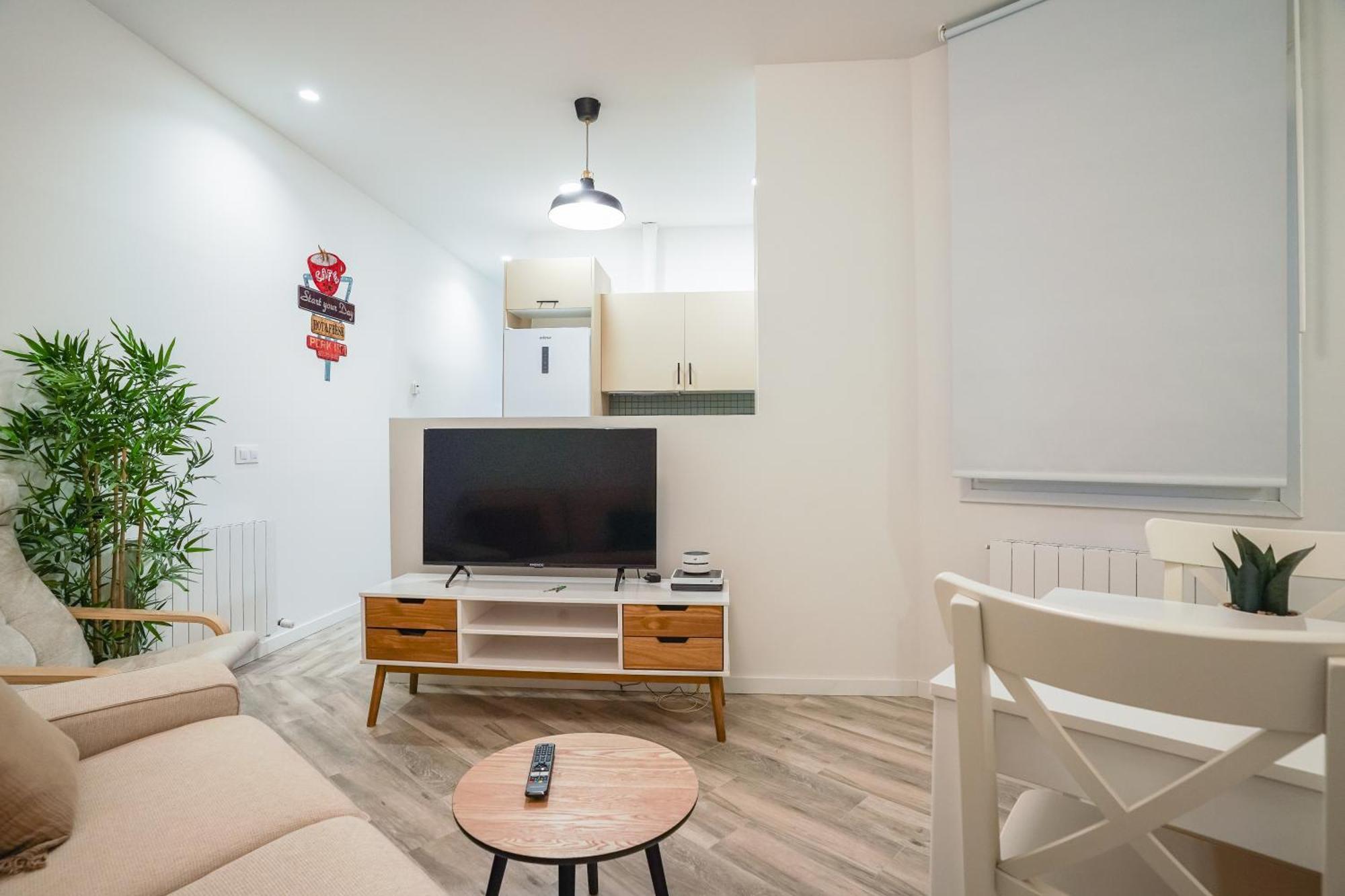 Modern And Cozy-3 Bedrooms 1 Bathroom-delicias Apartment