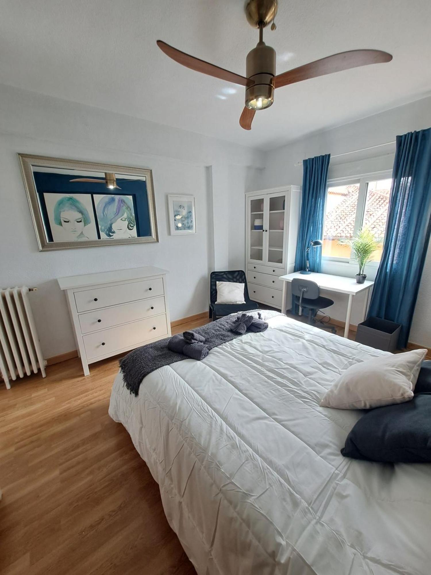 In - Private For Rent In Calle De San Bernabe Guest house Madrid