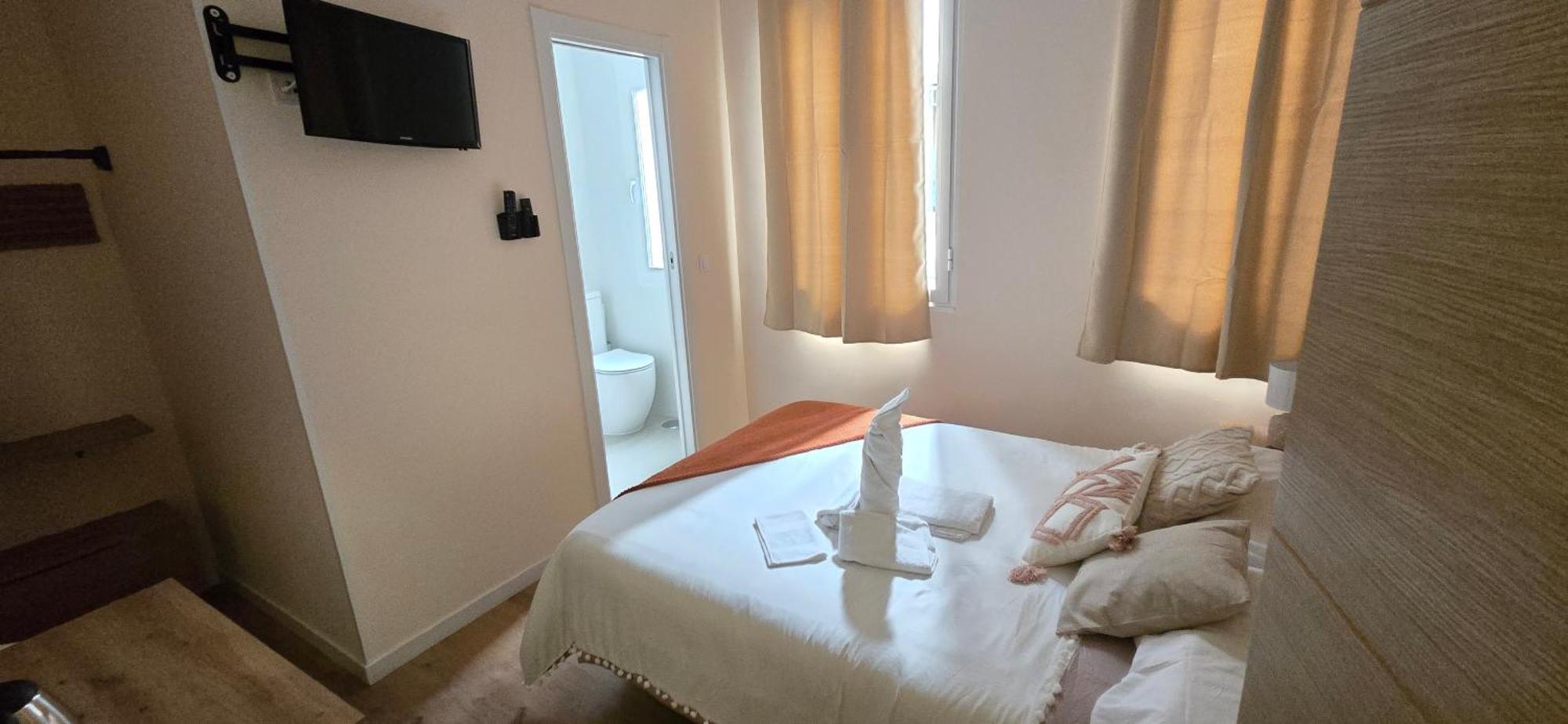 Guest house Universal Madrid