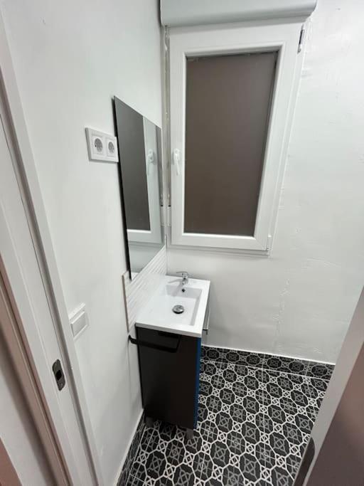 Apartamento Recien Reformado Con 5 Y 3 Banos *