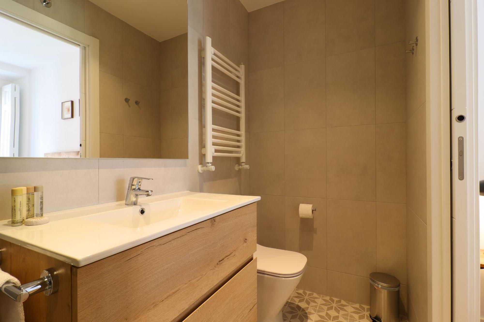 Reina Sofia Ii Apartment *