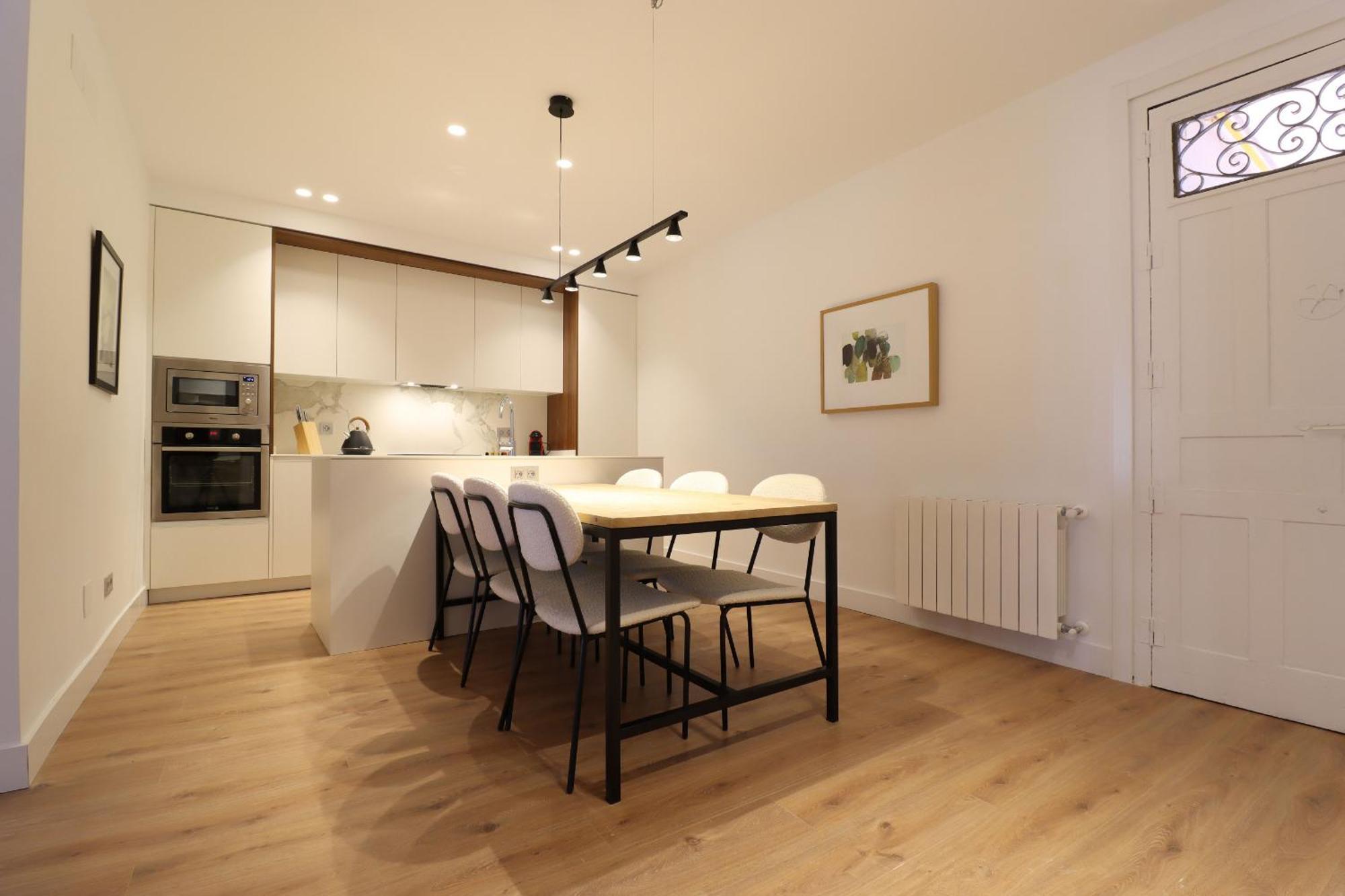 Reina Sofia Ii Apartment *