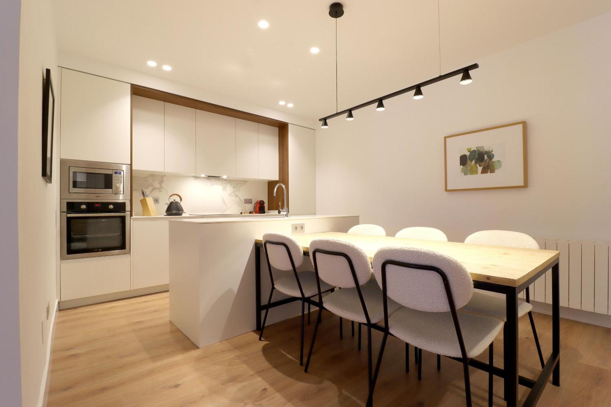 Reina Sofia Ii Apartment *