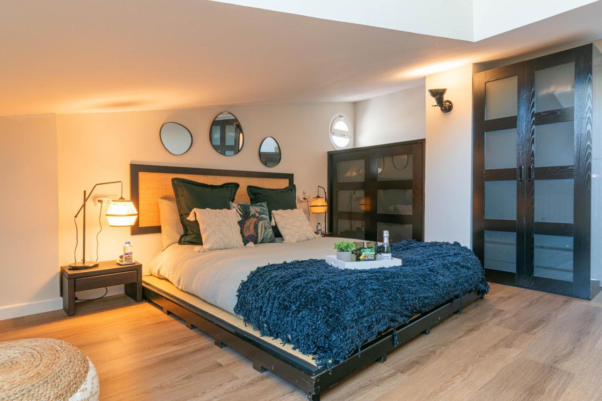 Apartment Authentic Experience -plaza Mayor 7min Walk - Spectacular View - Champagne