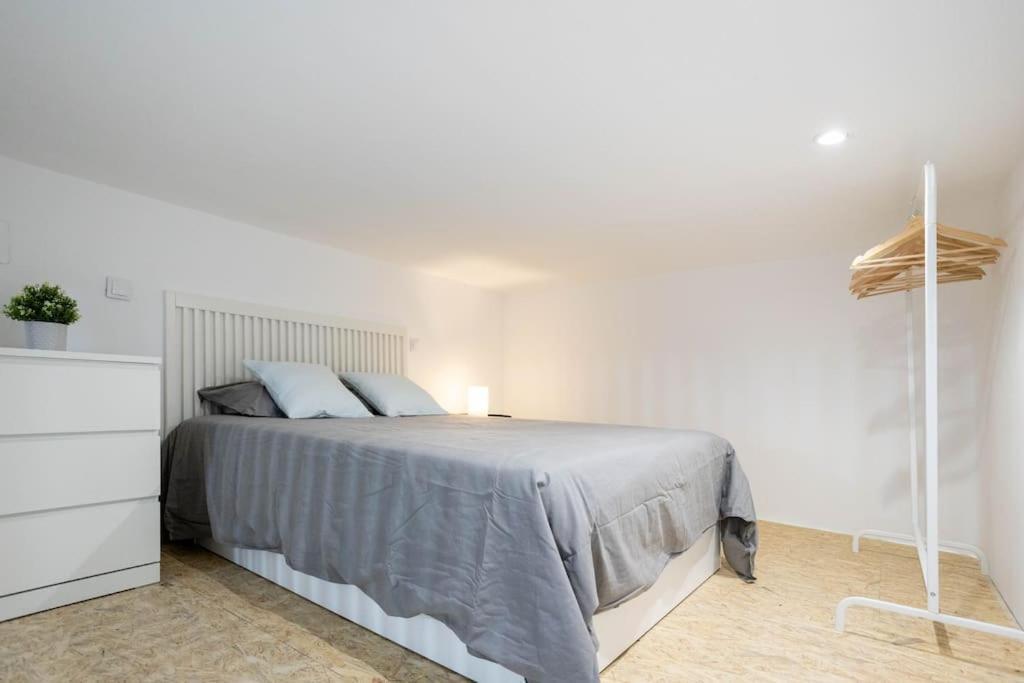 Lejlighed Loft Reformado En Marques De Vadillo Con Patio Privado *