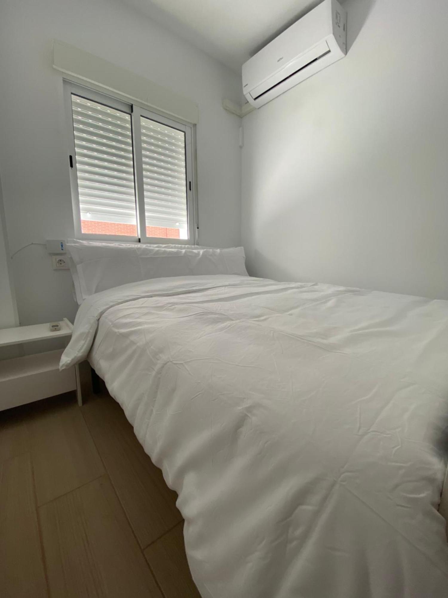 Peaceful House-和平居 Apartment