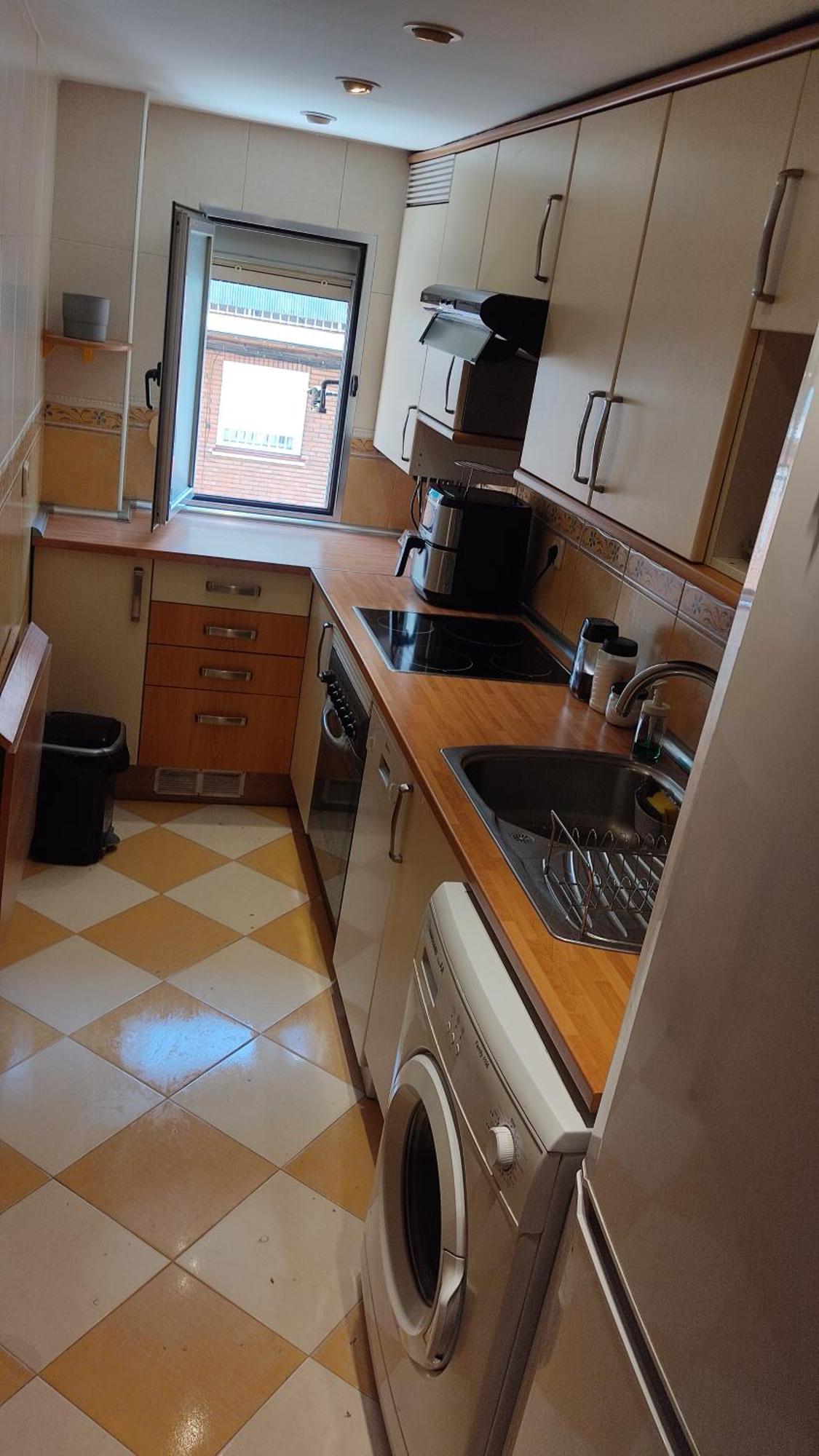 Habitacion Individual Con Bano Y Cocina Compartida Madri
