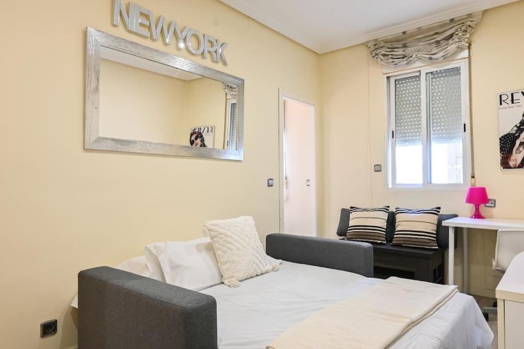 Apartment For Coqueto Temporal De Dos Emb154 Madrid