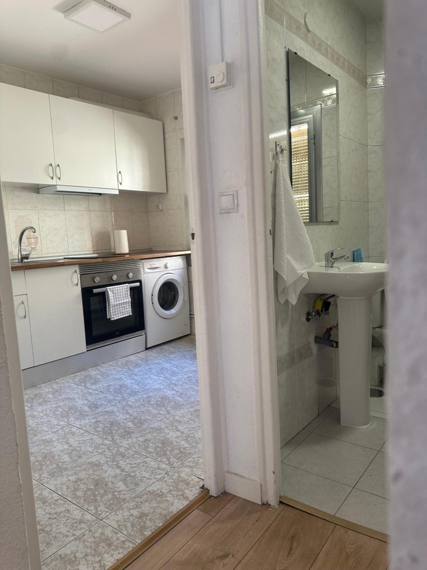 Apartment Lujoso Apartamento *