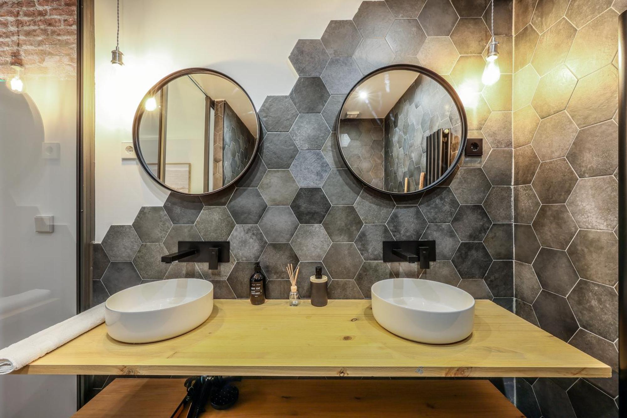 Design And Elegance In The Heart Of Apartment *