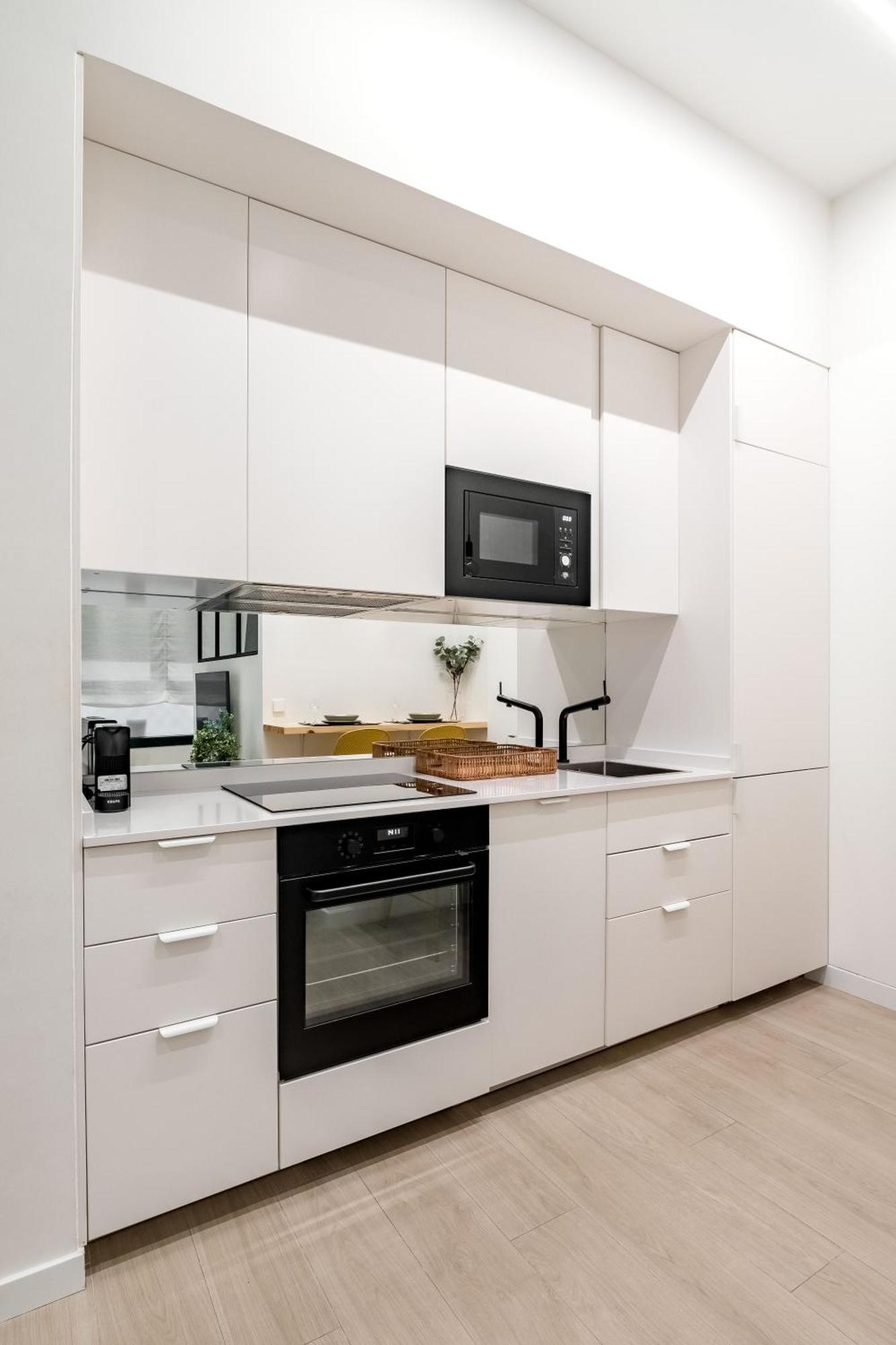 Apartment Charming Almudena