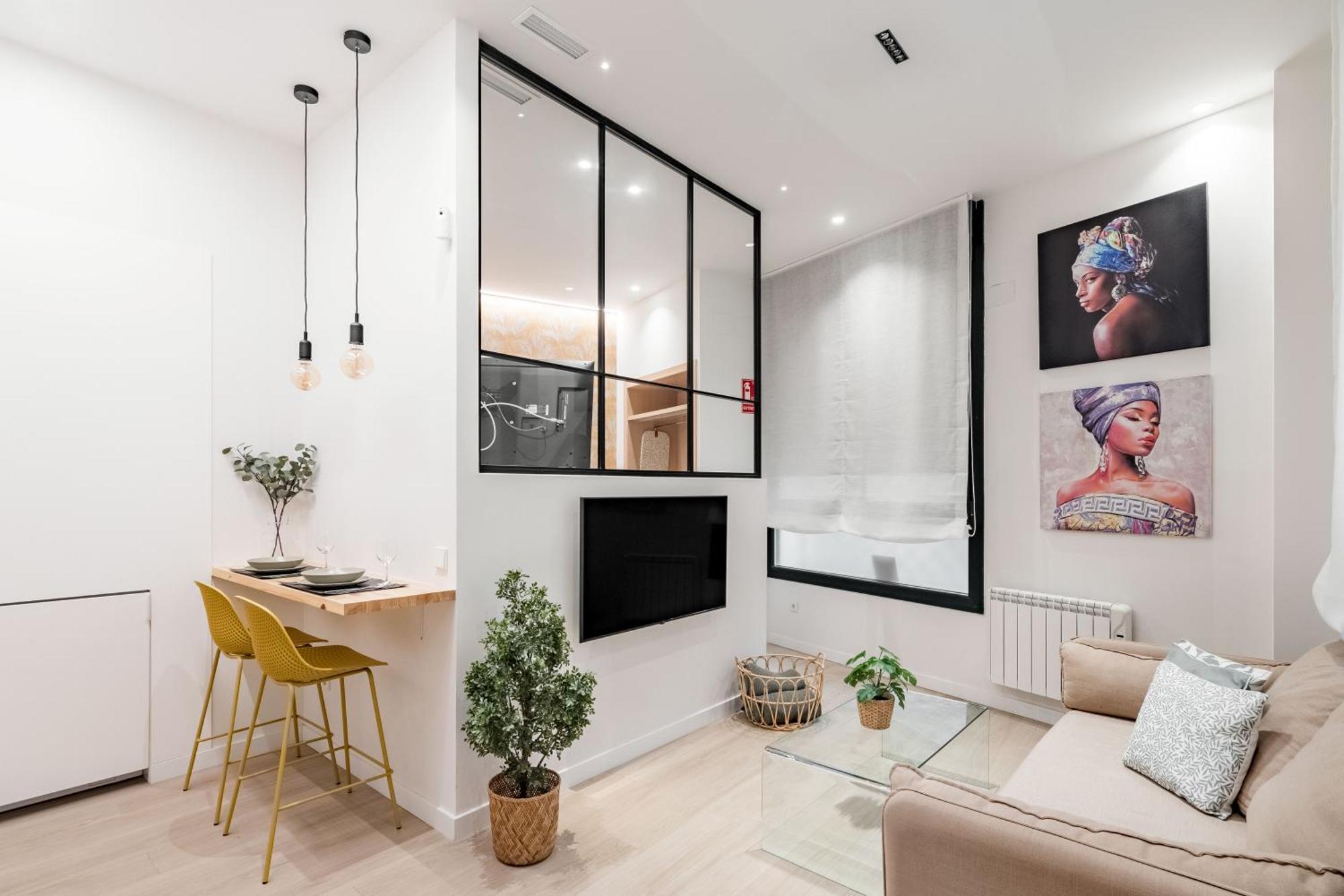 Charming Almudena Apartment *