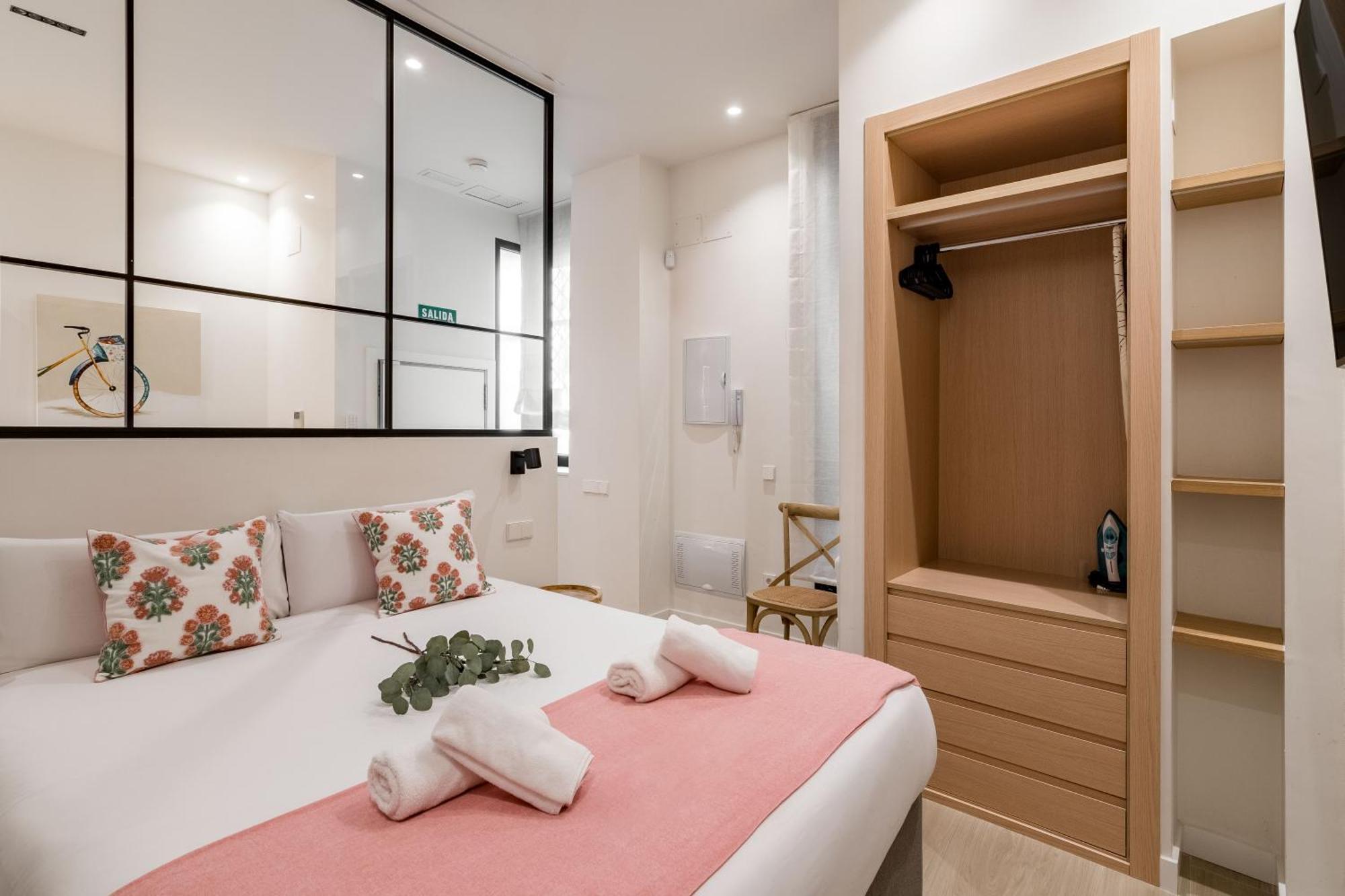 Apartment Charming Almudena