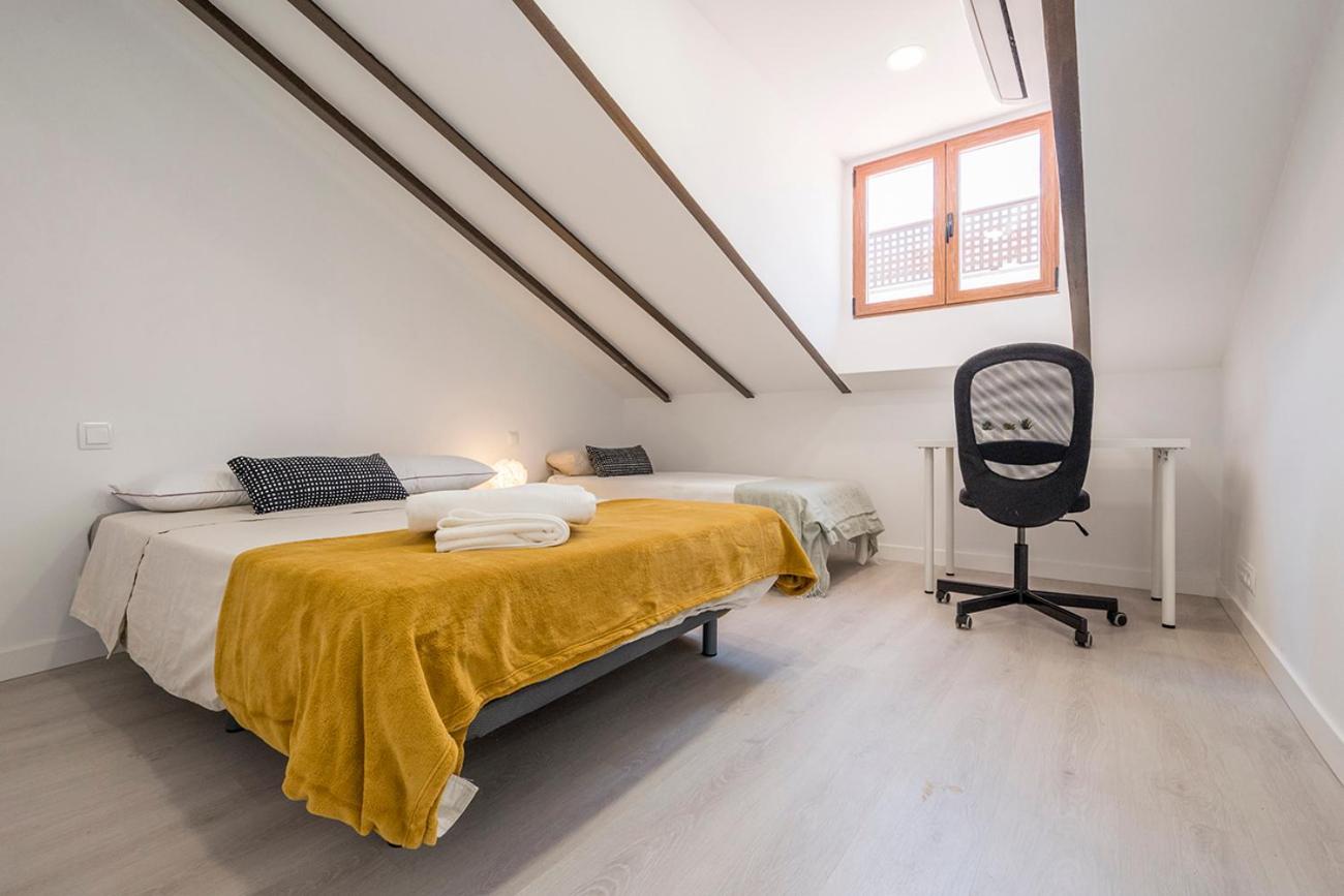Exclusivo Atico Con Terraza En Plaza Mayor Lejlighed