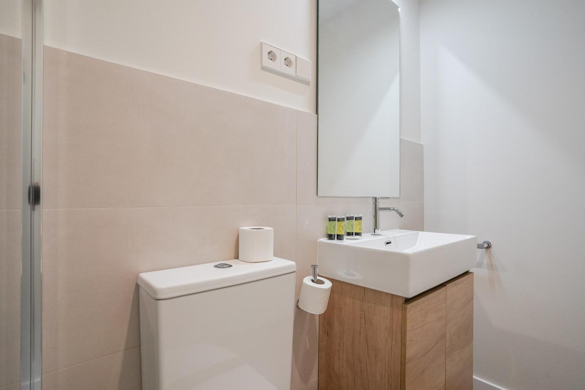 Lejlighed Modern Apartment-2bedrooms 2bathrooms-bernabeu Madrid