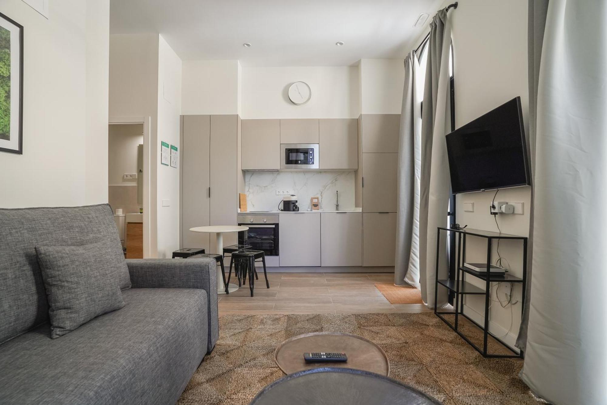 Modern Apartment-2bedrooms 2bathrooms-bernabeu Madrid