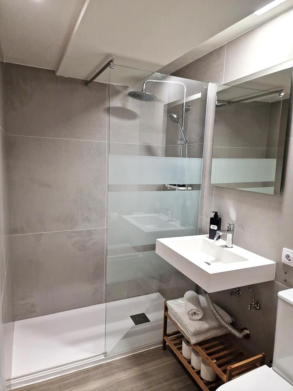 Madrid Suites Apartment *