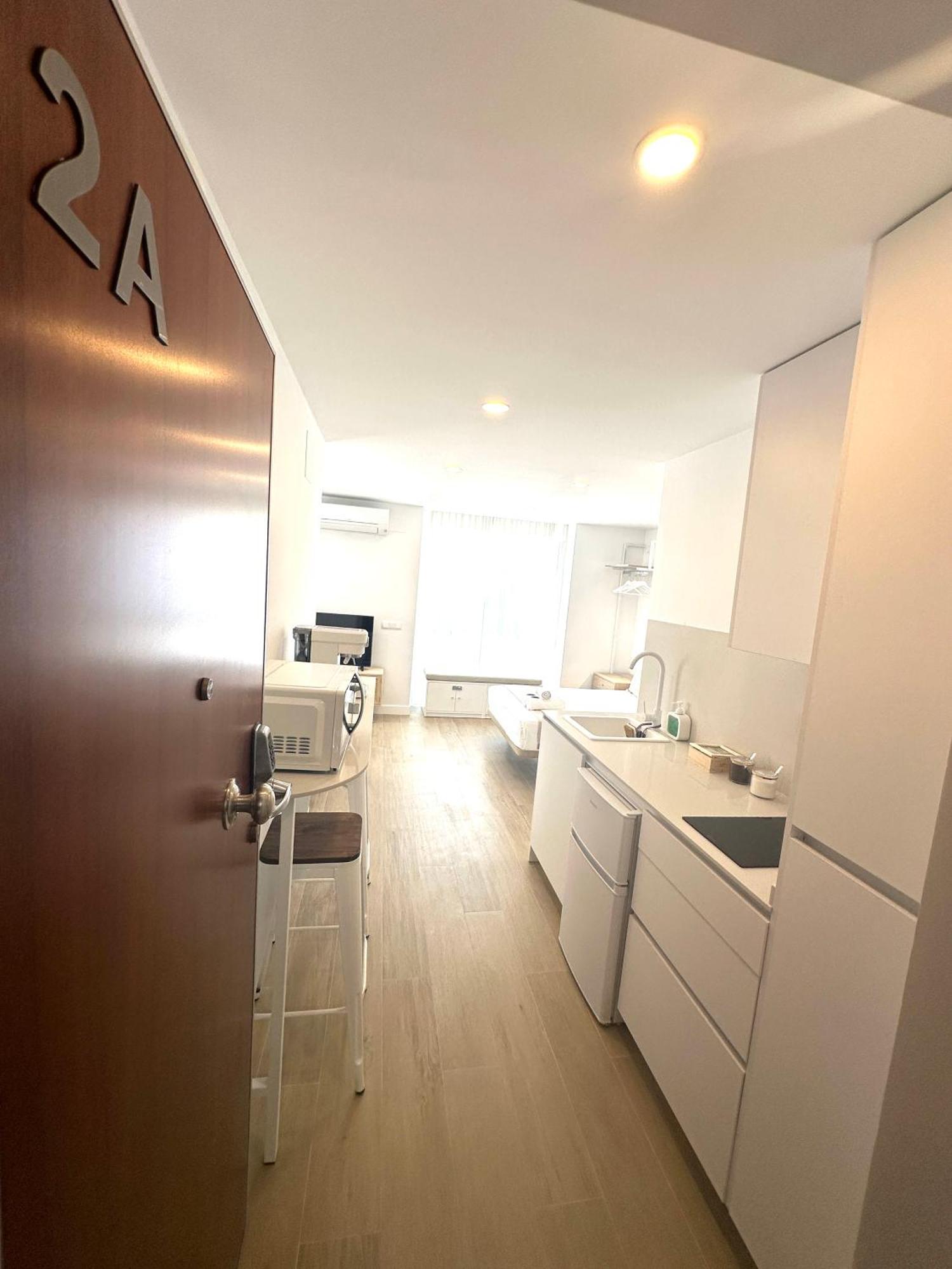 Andres Tamayo Av America Apartamento Madrid
