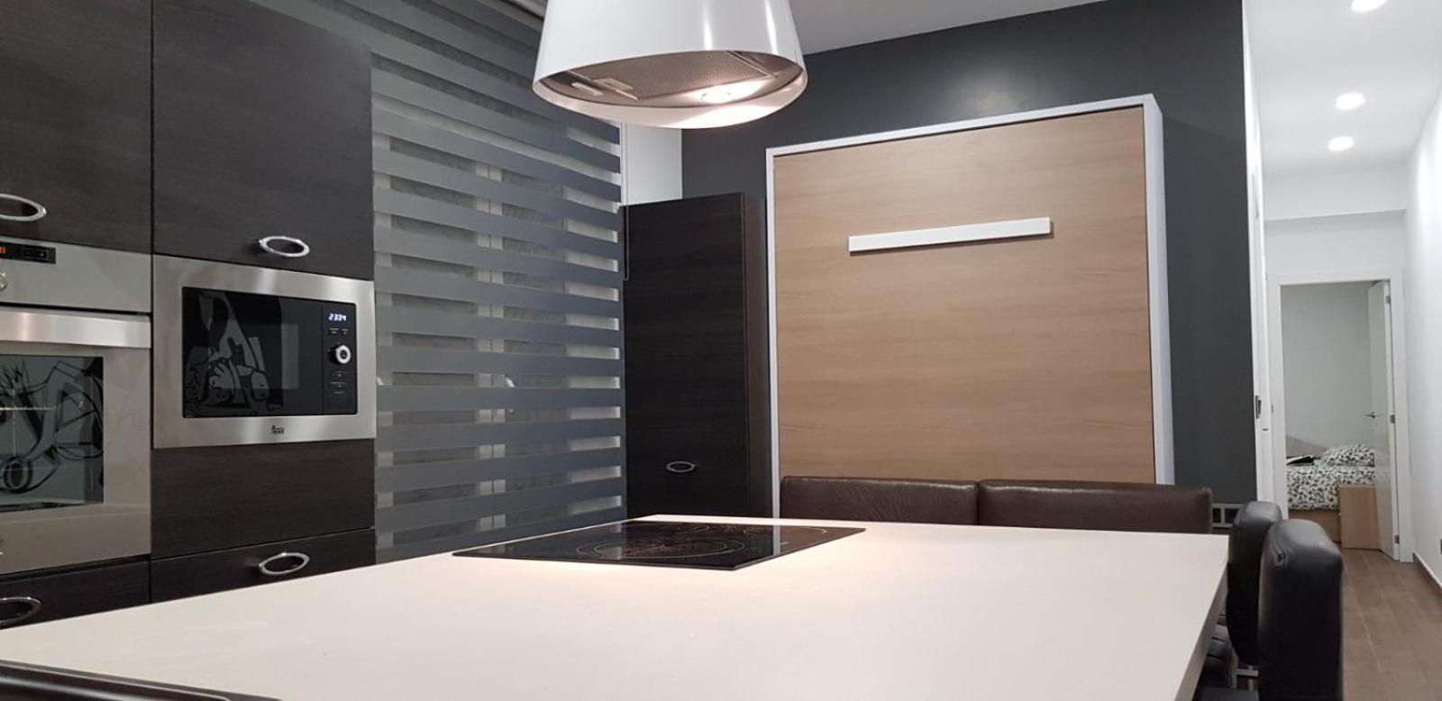 Picasso Callao Wifi Free - Temporada Workers & Stud Apartment *