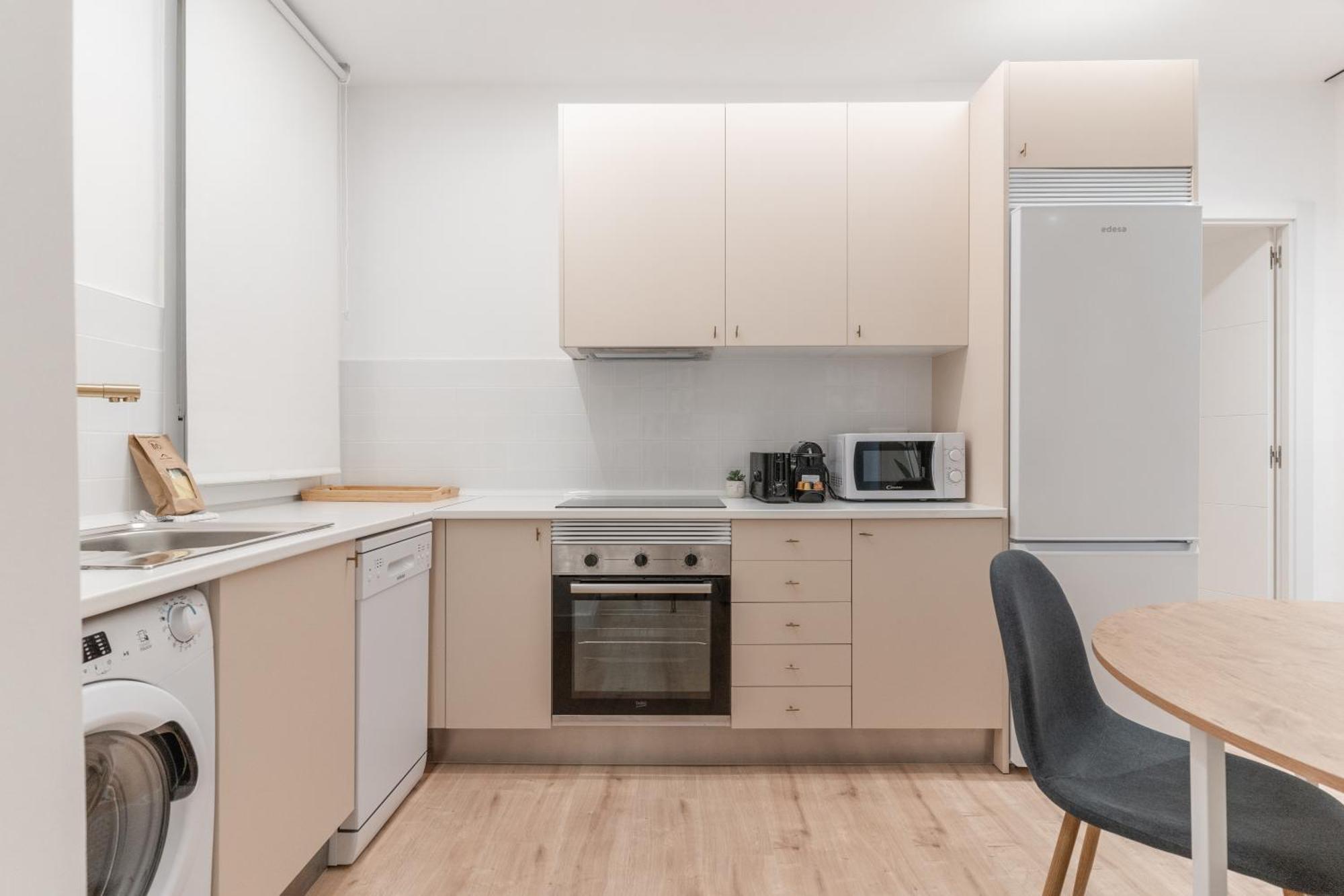 Modern Stylish-3bedrooms 1bathroom-chamberi * Madri