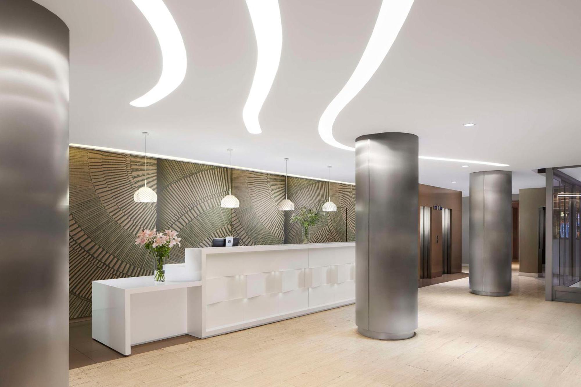Nh Zurbano Hotel 4*