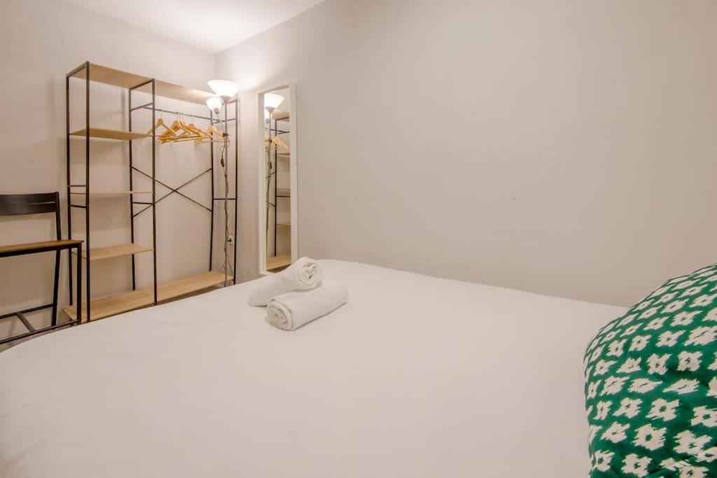 Cool Deluxe Interior Design A 2 Min De Gran Via Lejlighed