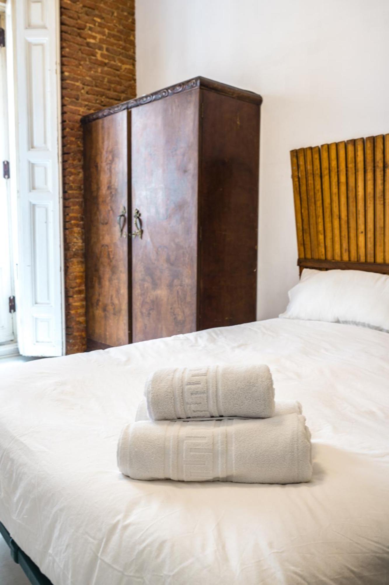 Centrico Estudio En Plaza De Espana By Bebalmy * Madrid