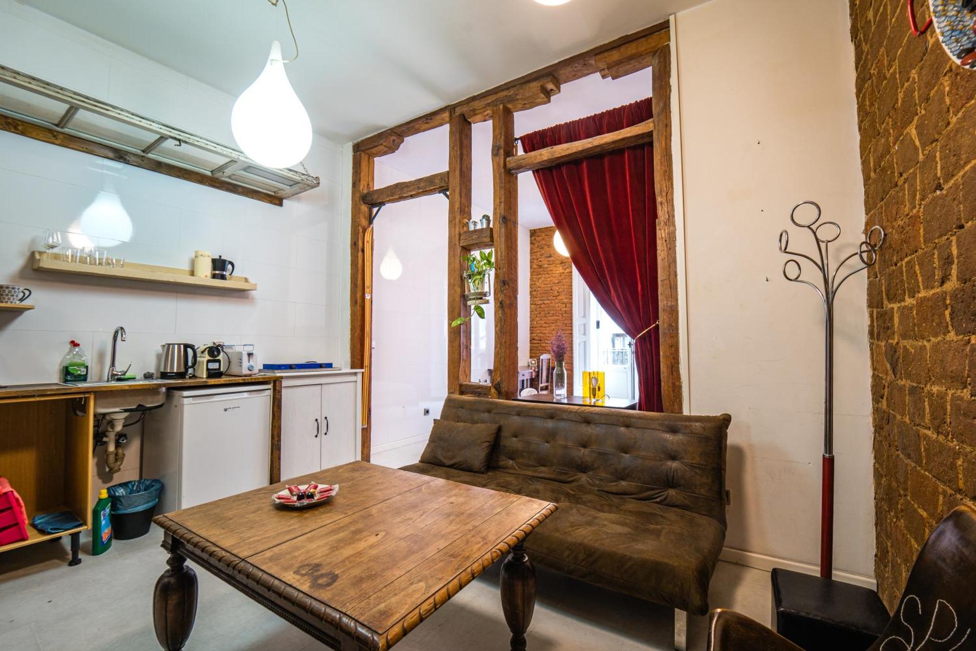 Centrico Estudio En Plaza De Espana By Bebalmy *