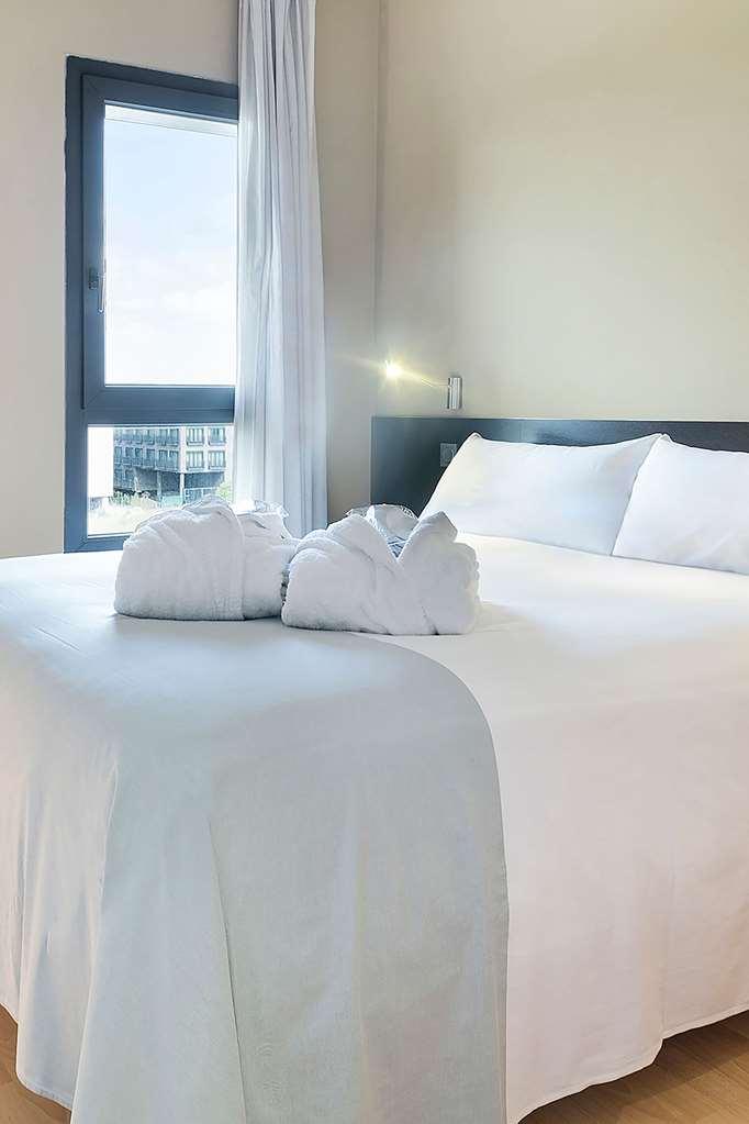Airport Suites, Affiliated By Melia Lejlighedshotel