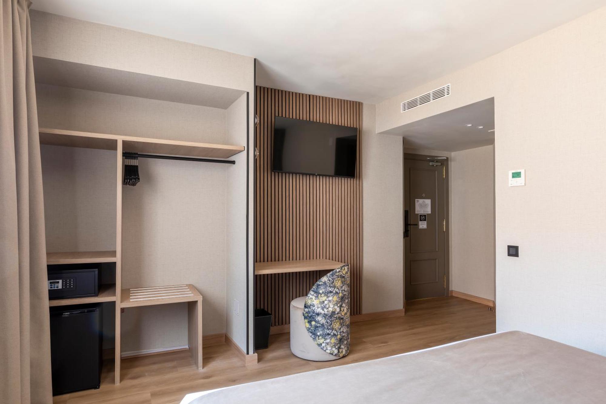Rafaelhoteles Piramides Hotel 3*