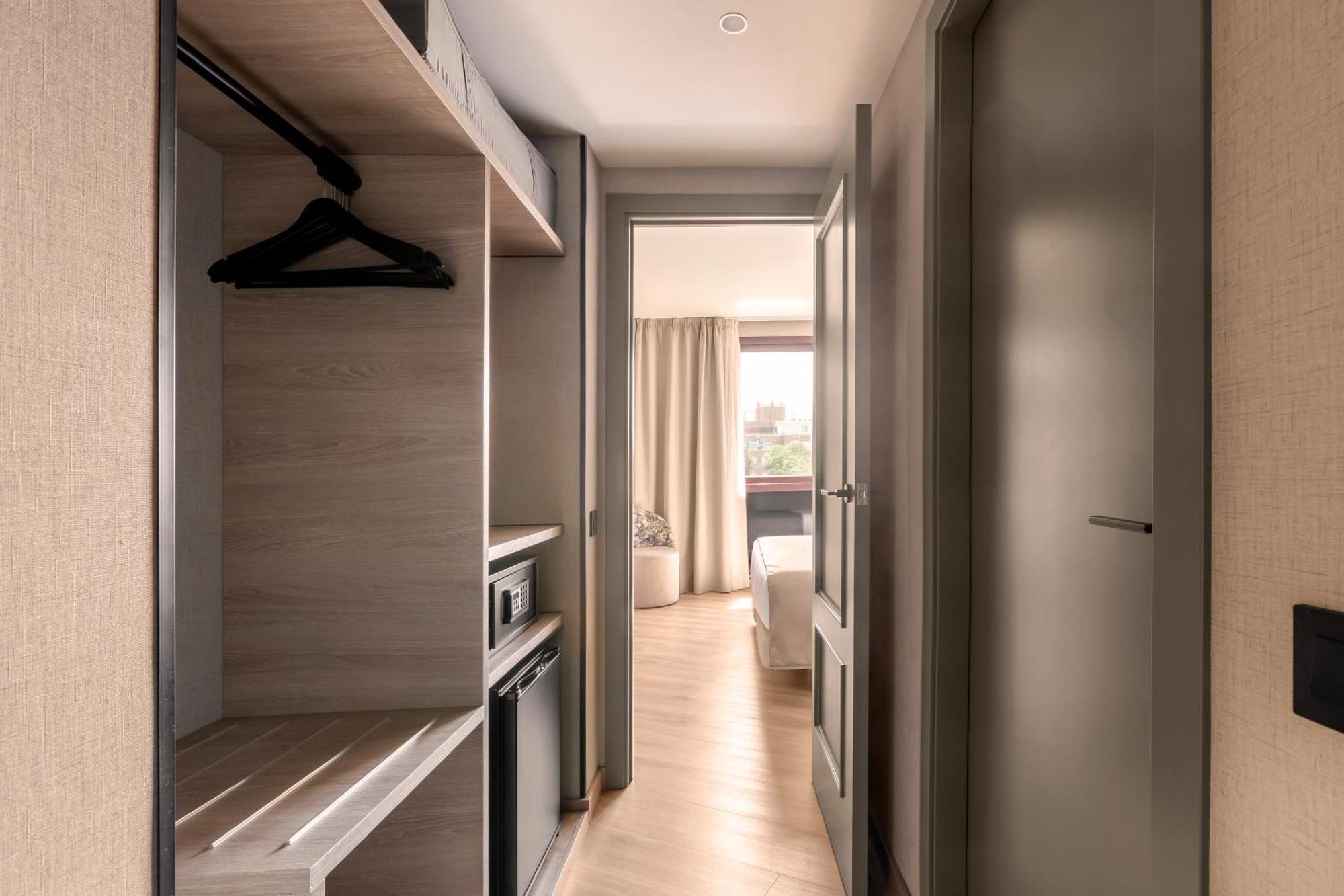 Rafaelhoteles Piramides Hotel