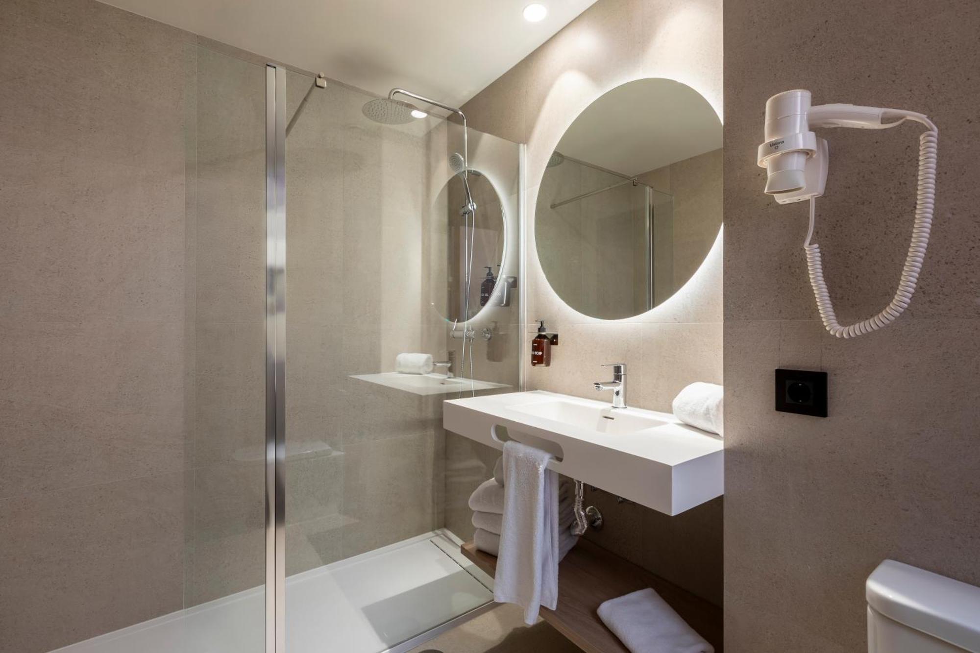 Rafaelhoteles Piramides Madrid