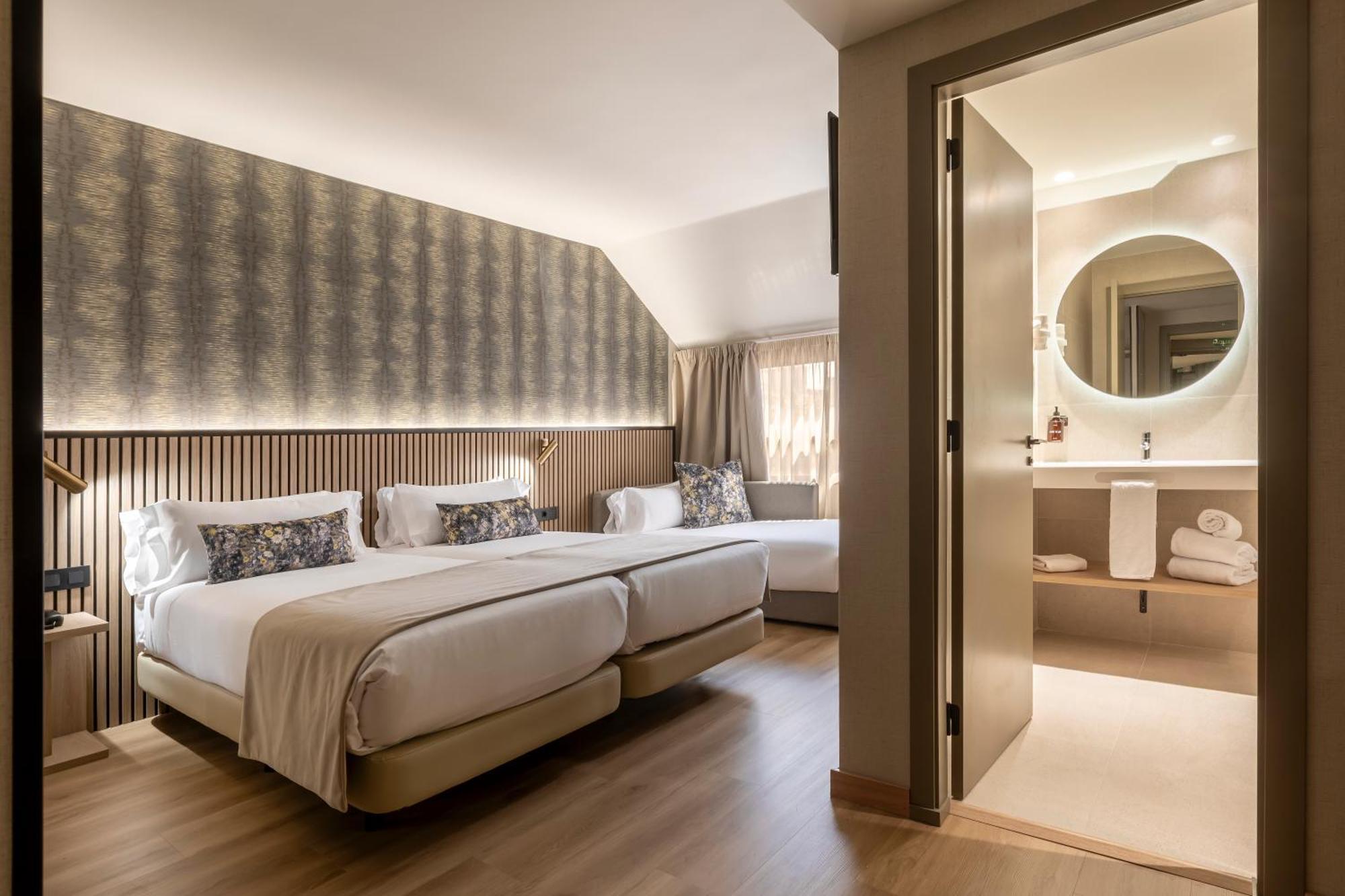 Rafaelhoteles Piramides Hotel