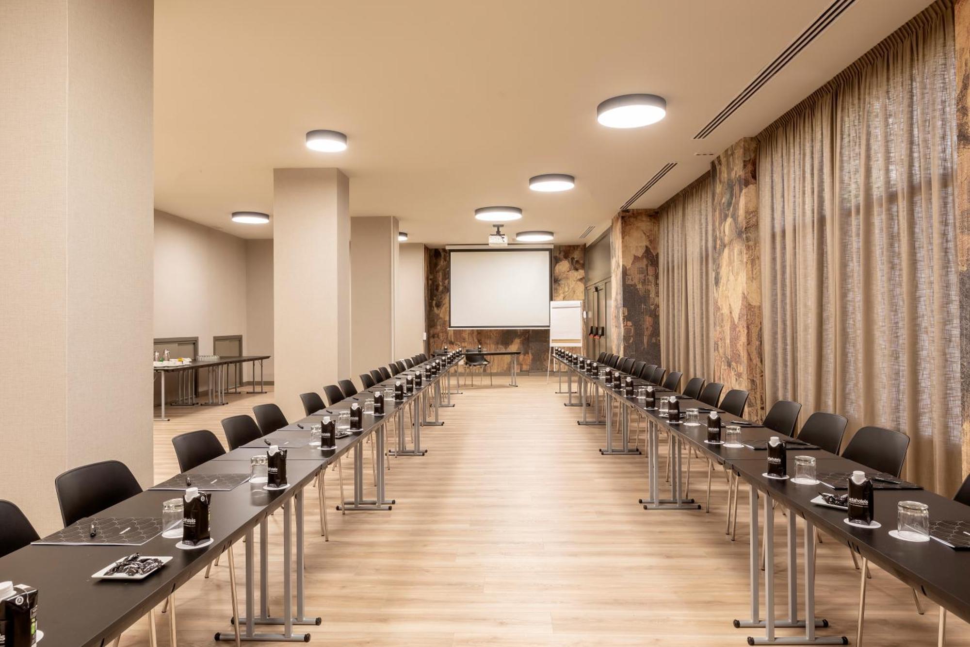 Hotel Rafaelhoteles Piramides