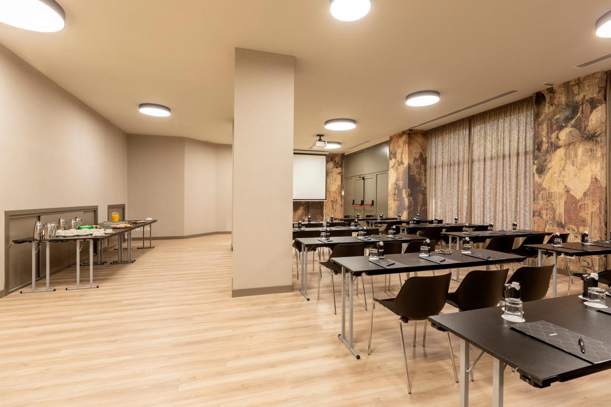 Rafaelhoteles Piramides Madrid
