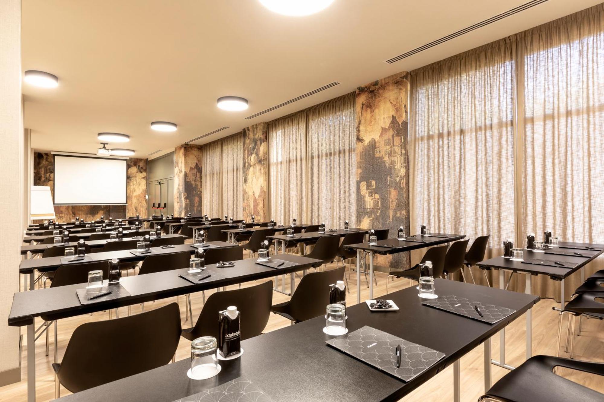Rafaelhoteles Piramides