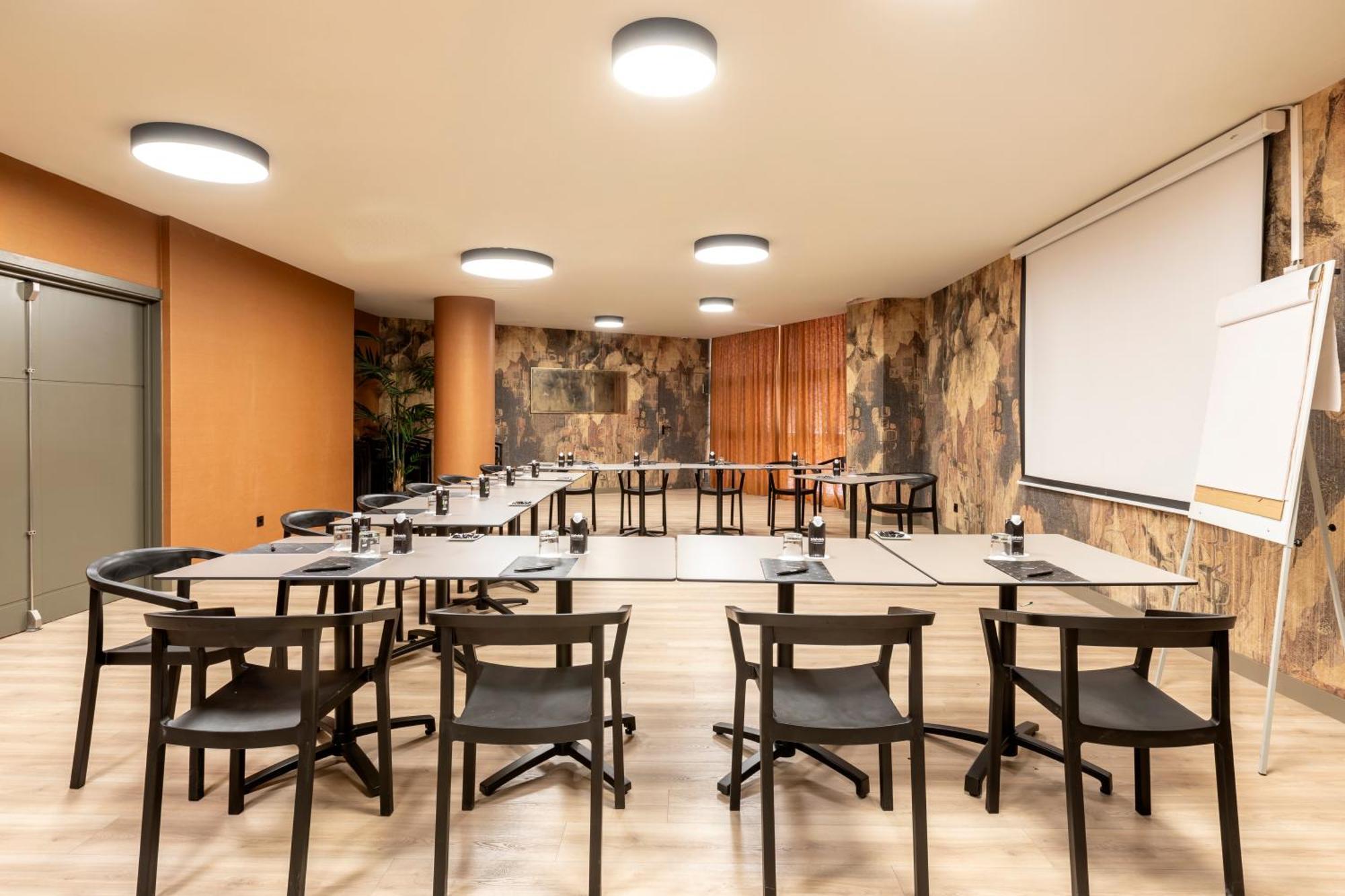 Rafaelhoteles Piramides Madrid