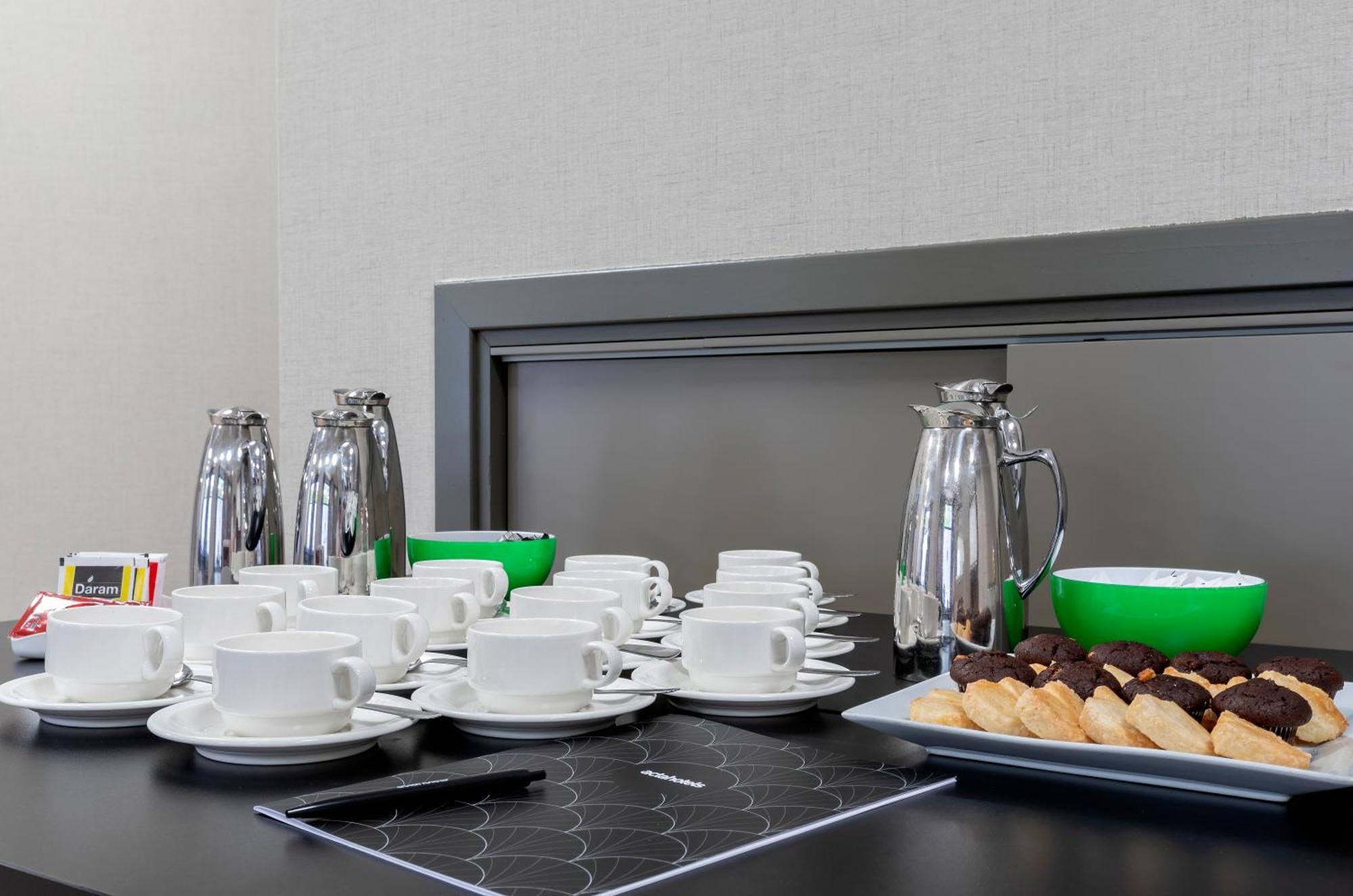Rafaelhoteles Piramides Hotel Madrid