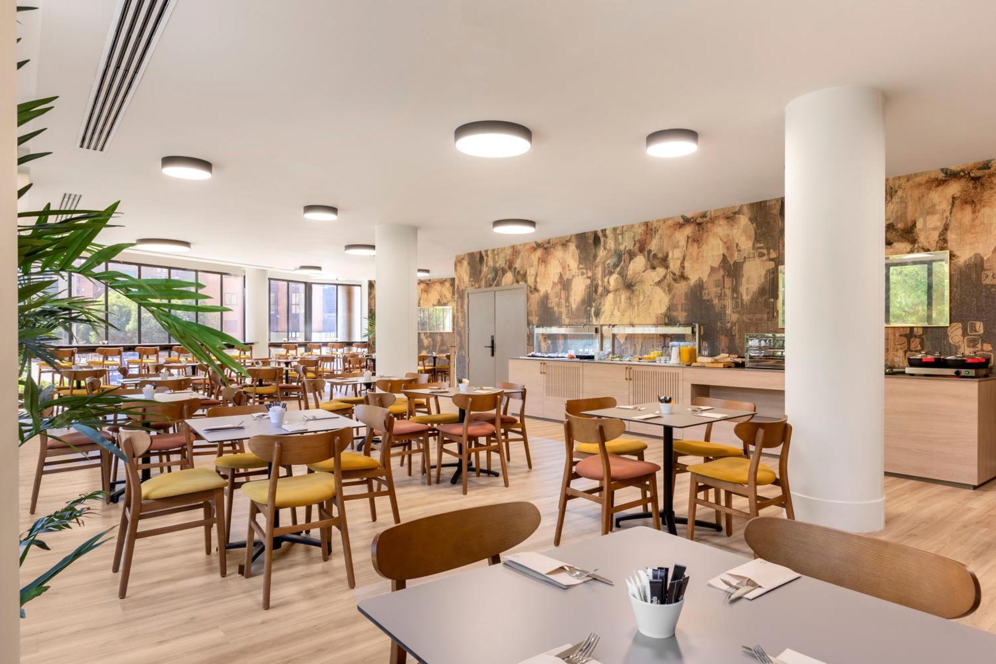 Rafaelhoteles Piramides 3* Madrid